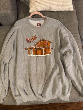 7 Brew Grey Graphic Sweatshirt with Holiday 76 Illustration